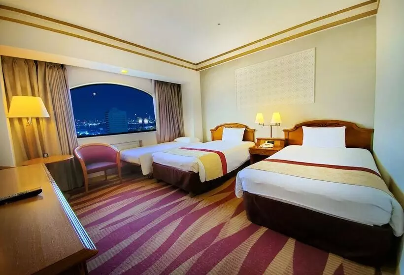 Отель Plaza Kobe