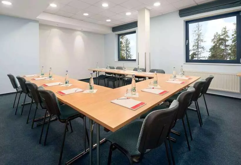 Ramada Airport Hotel Prague