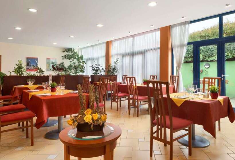 Ramada Airport Hotel Prague