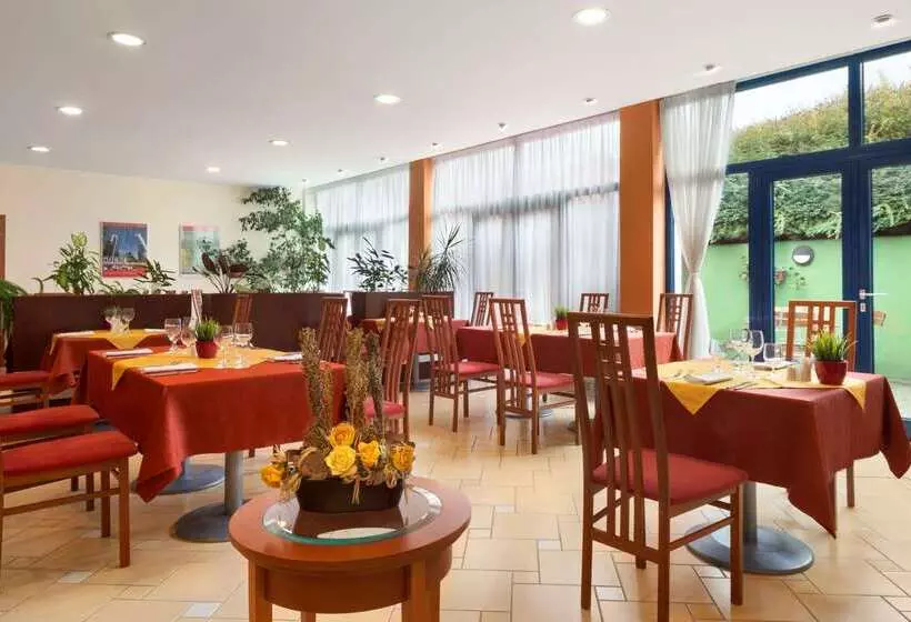 Ramada Airport Hotel Prague