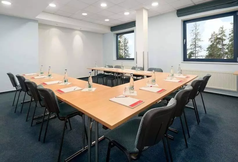 Ramada Airport Hotel Prague