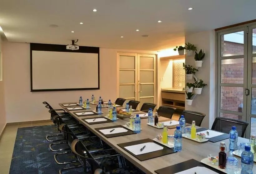 Отель Town Lodge Menlo Park