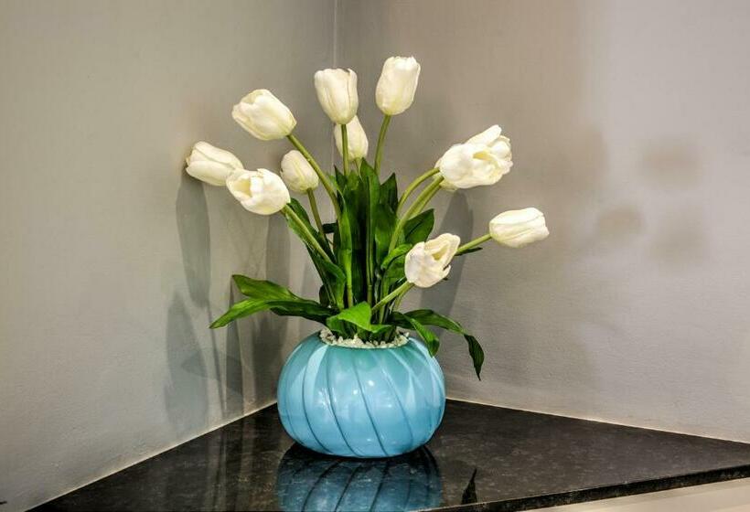 Отель Town Lodge Waterfall, Midrand