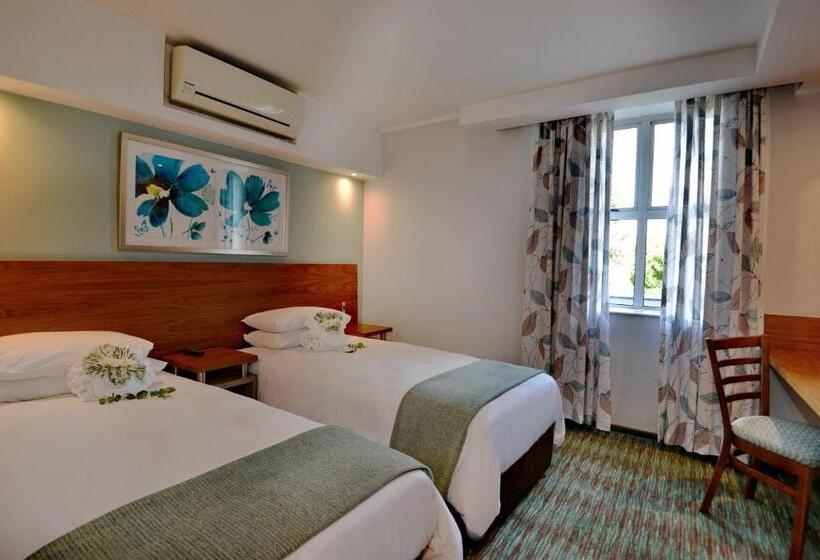 Отель Town Lodge Waterfall, Midrand