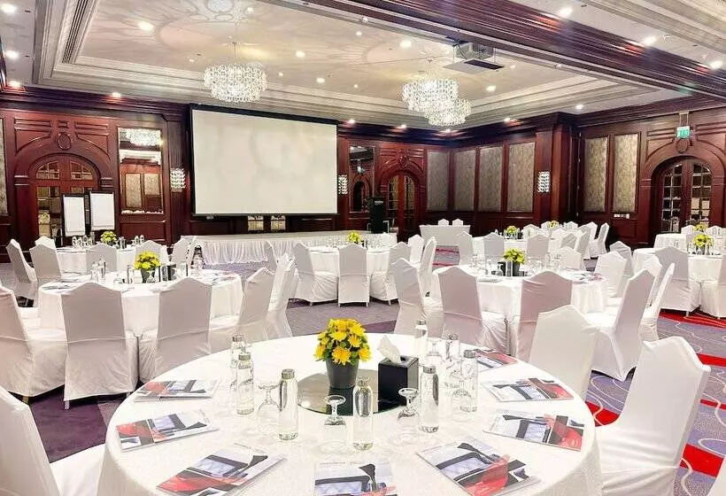 Mövenpick Hotel & Apartments Bur Dubai