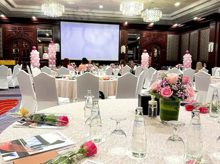 Mövenpick Hotel & Apartments Bur Dubai