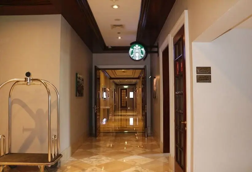 Mövenpick Hotel & Apartments Bur Dubai
