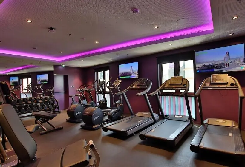 Mövenpick Hotel & Apartments Bur Dubai