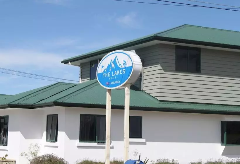 The Lakes Motel