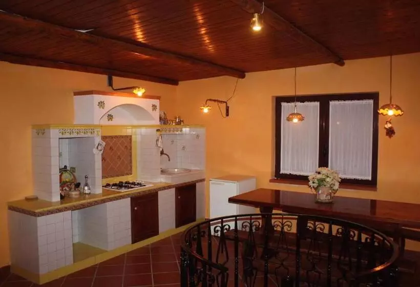 Aamiaismajoitus (B&B) Villa Delle Camelie