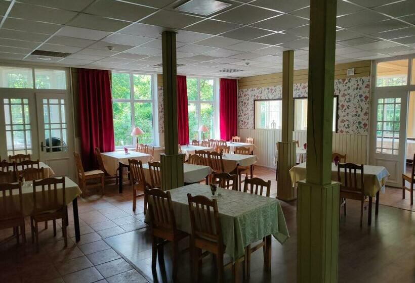 هتل Villa Katariina