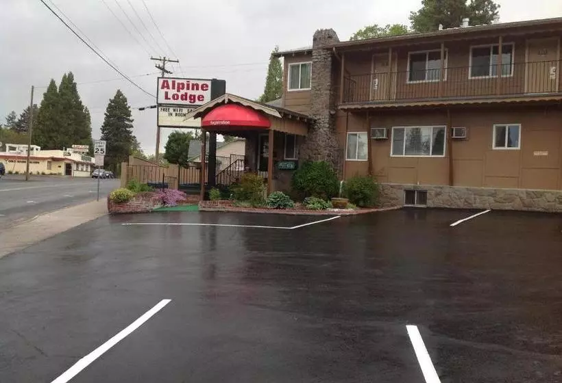 Motelli Alpine Lodge