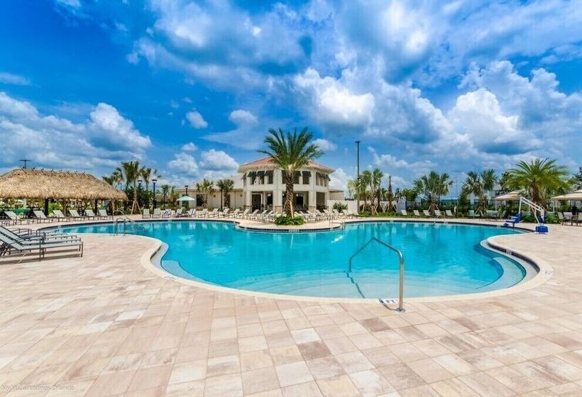 Edgy, Modern 6 Bed 5 Bath