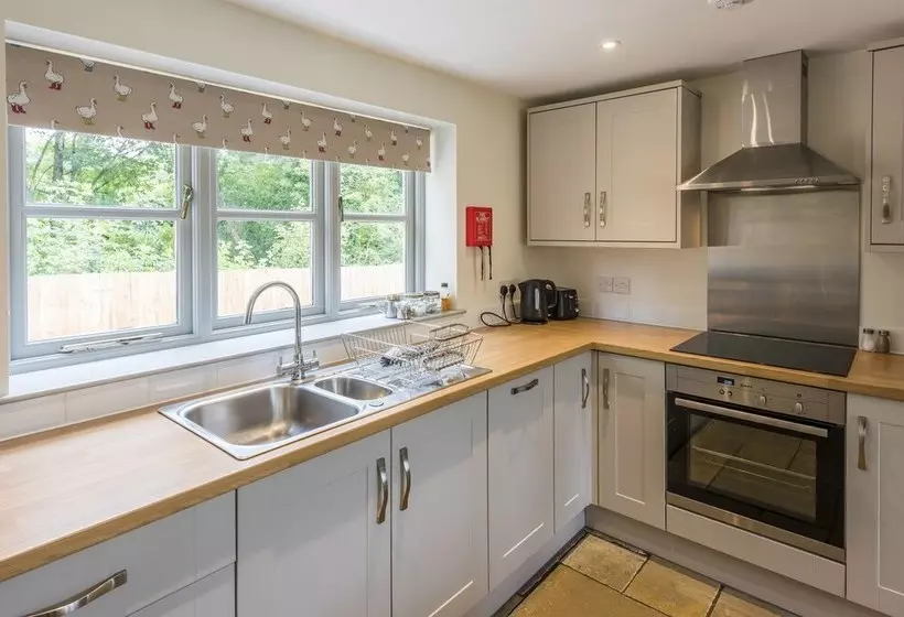 Hopton Cottages