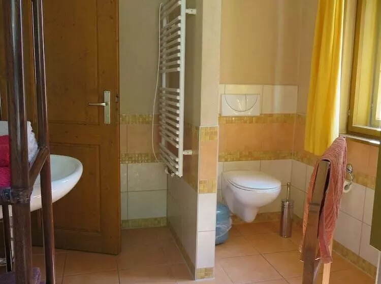 Hotelli In Der Alten Weinstube