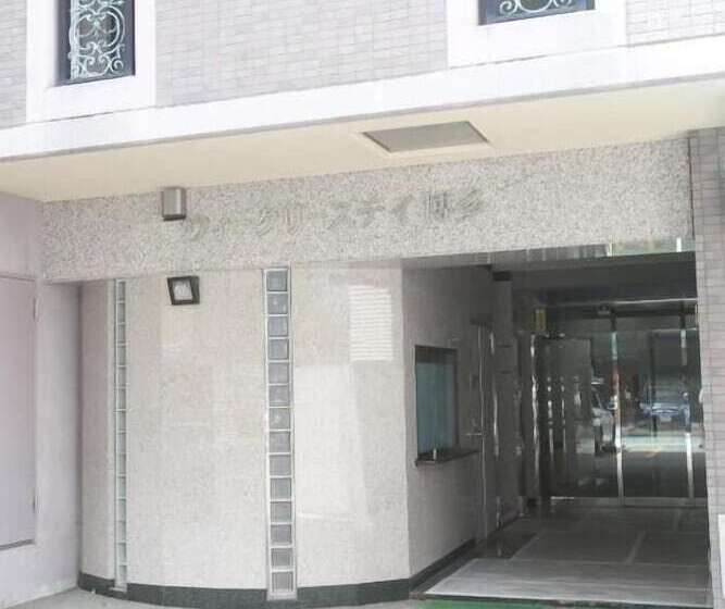 בית מלון כפרי N.33 Hakata Sta. East