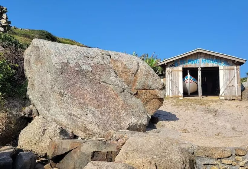 ホテル La Ferrugem Suites   100 Mts Da Praia