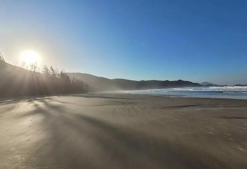 ホテル La Ferrugem Suites   100 Mts Da Praia