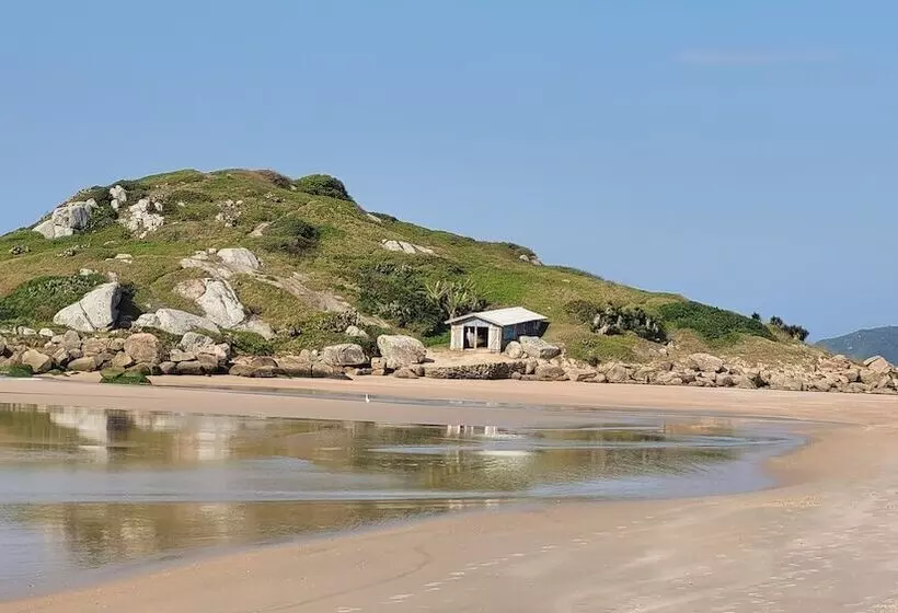 ホテル La Ferrugem Suites   100 Mts Da Praia