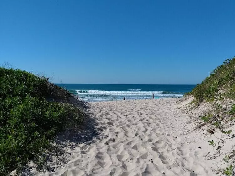 ホテル La Ferrugem Suites   100 Mts Da Praia