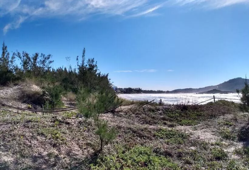 ホテル La Ferrugem Suites   100 Mts Da Praia