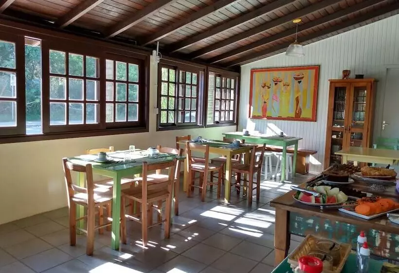 ホテル La Ferrugem Suites   100 Mts Da Praia