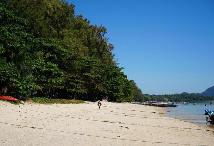 هتل Rawai Studios Resort By Oyo Rooms