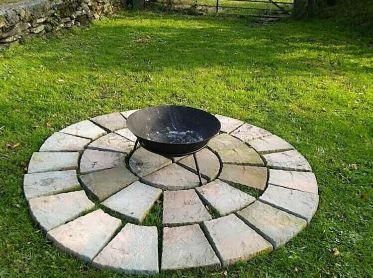 Inviting 2 Bed Cottage In Newcastle Emlyn