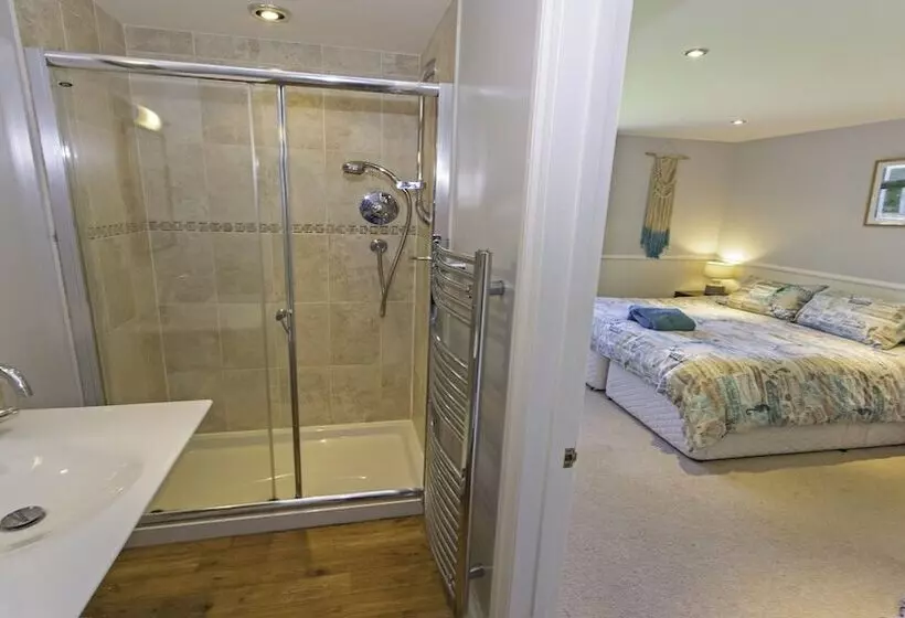 Ladywell Croyde 6 Bedrooms, Sleeps 12, Hot Tub