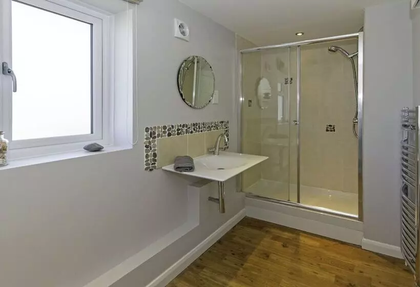 Ladywell Croyde 6 Bedrooms, Sleeps 12, Hot Tub