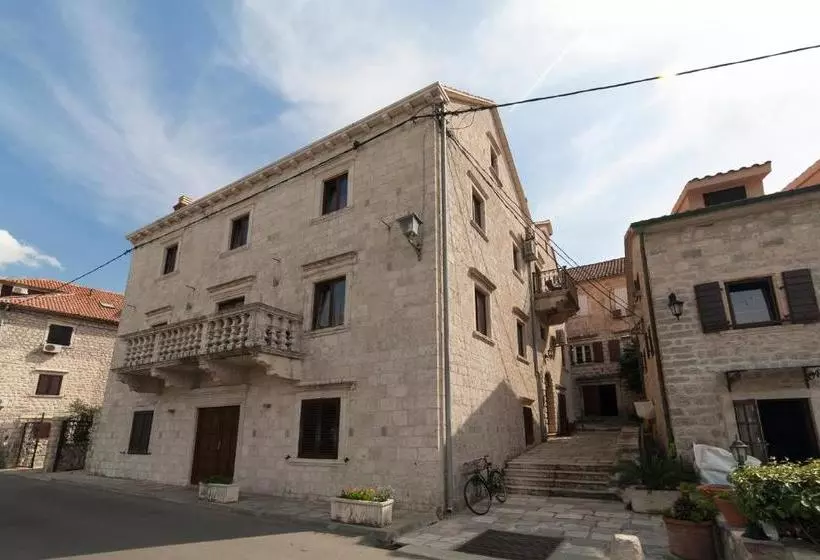 پانسیون Palace Lukovic