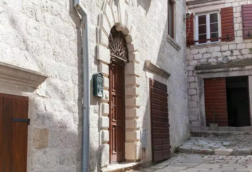 پانسیون Palace Lukovic