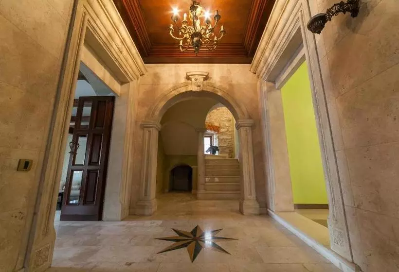 پانسیون Palace Lukovic