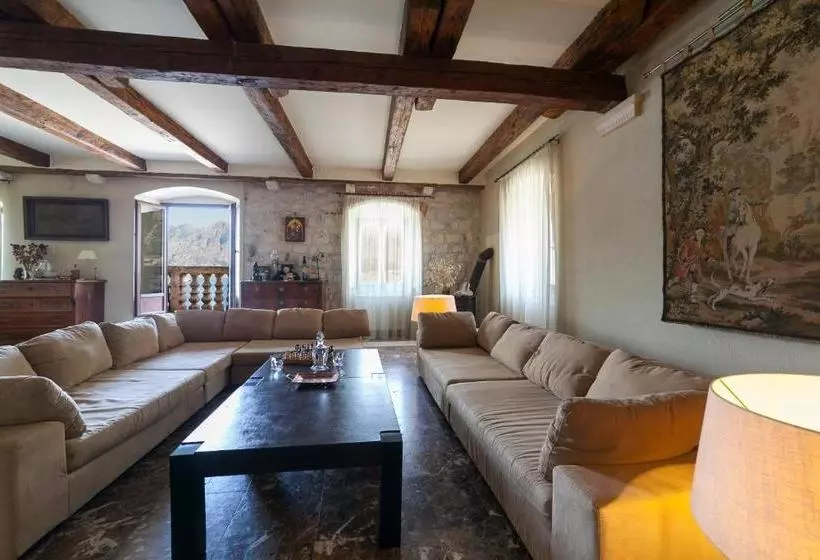 پانسیون Palace Lukovic