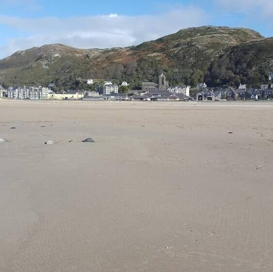 Resort A11 Hendre Coed Isaf Static Caravan