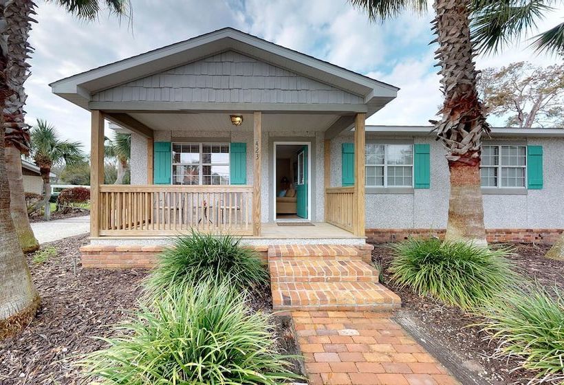 Seaturtle Cottage By Hodnett Cooper