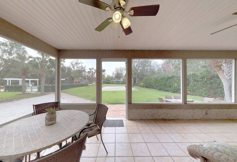 Seaturtle Cottage By Hodnett Cooper