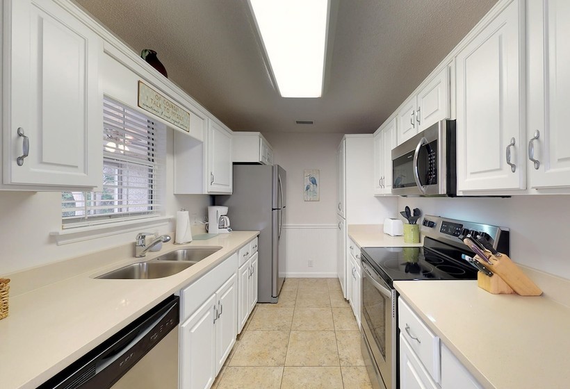 Seaturtle Cottage By Hodnett Cooper