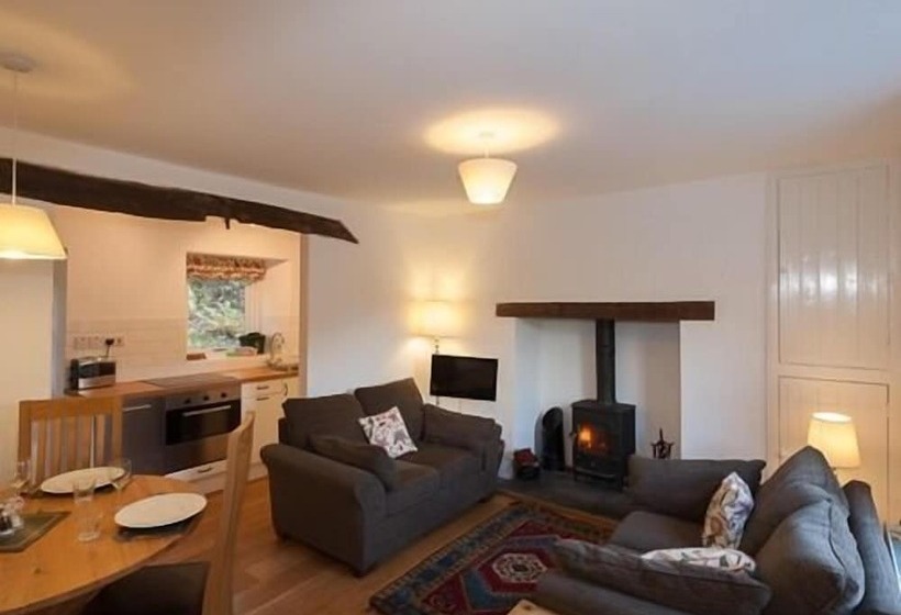 Bronfelin & Troedyrhiw Holiday Cottages