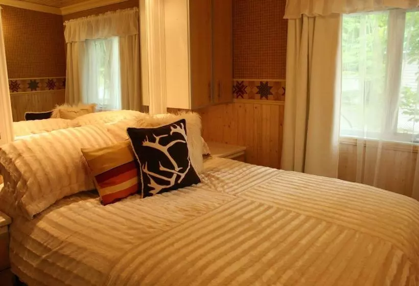 Camping   Chalets Lac St Augustin