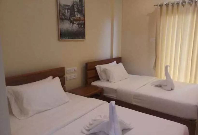 Hotel Lali Petals