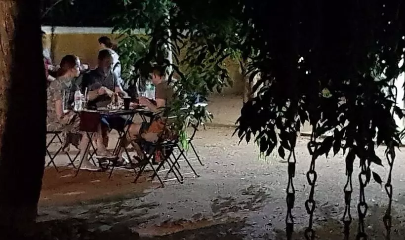 هتل The Calm Cabana