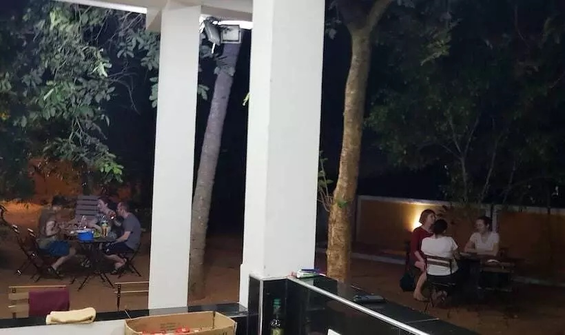 هتل The Calm Cabana