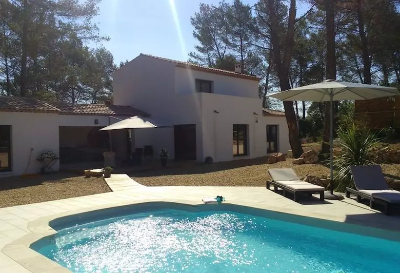 La Maison Des Bois