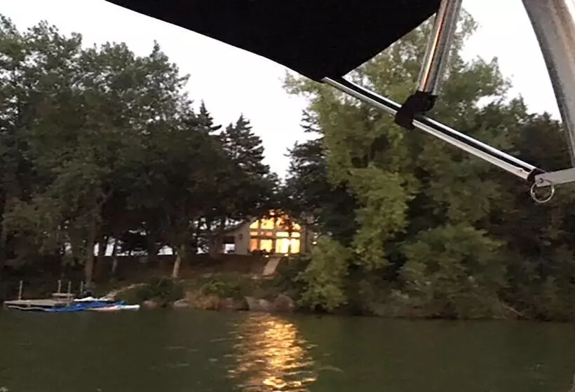 Lakefront Hideaway