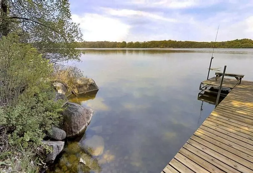 Lakefront Hideaway