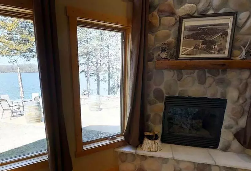 Lakefront Hideaway