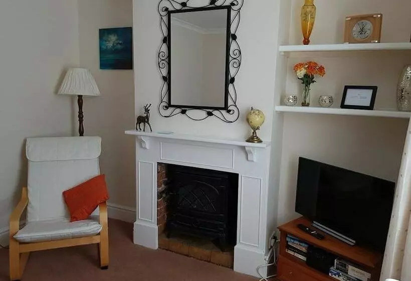 Pansy Cottage In Historic Tewkesbury