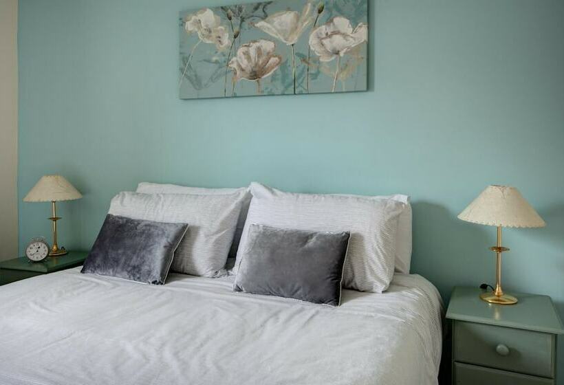 Pansy Cottage In Historic Tewkesbury