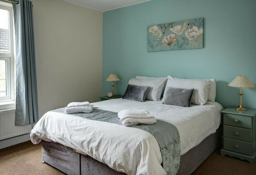 Pansy Cottage In Historic Tewkesbury